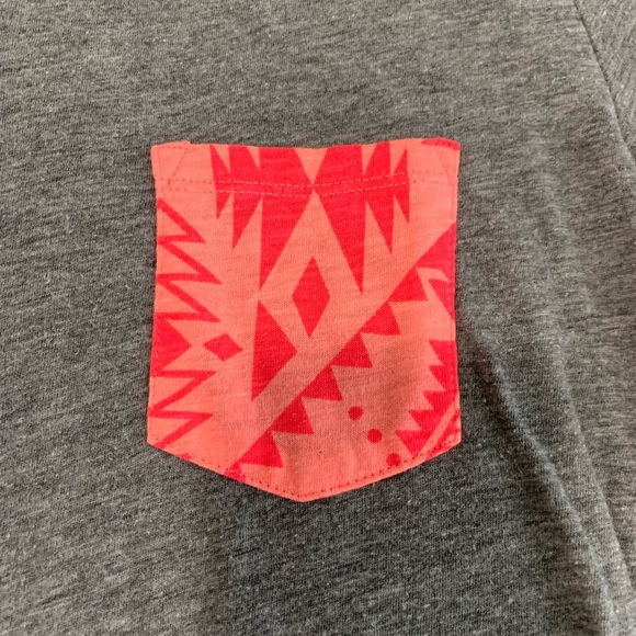 VS PINK GRAPHIC POCKET TEE - Picture 3 of 4